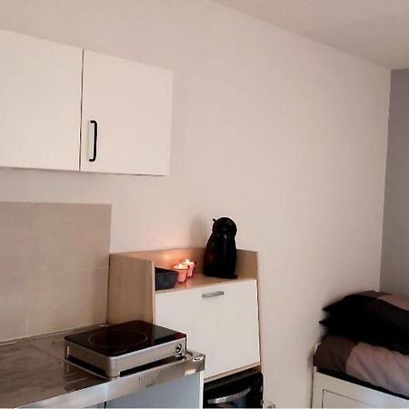 Studio Prive Attenant Villa Piscine Marseilles Exterior foto